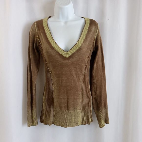 Browns Tops - Daytrip Top women's Size Small Brown  V-Neck Long Sleeve *